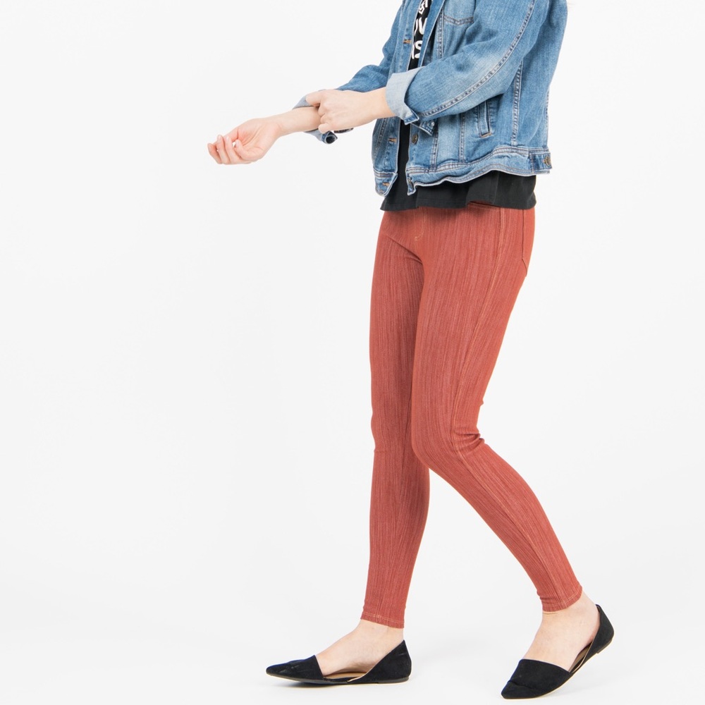 Boulevard Pant in Brick Red